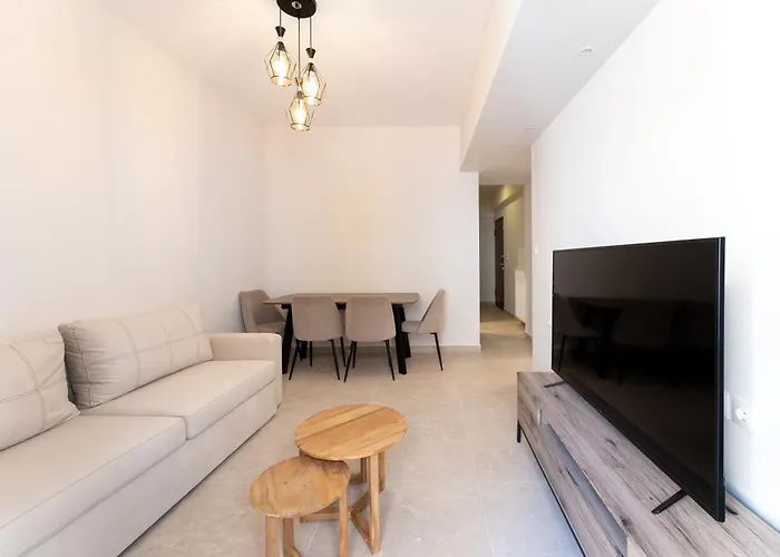 Cozy Hideaway Nearby Acropolis & Metro